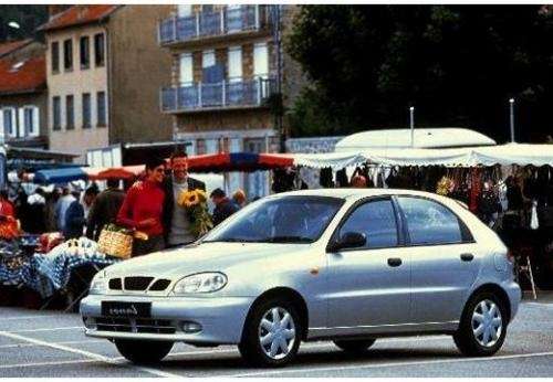 Daewoo lanos hatcback 5ptas. año 2000