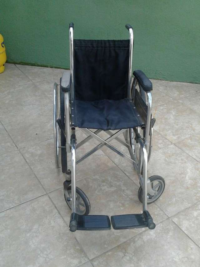 Silla De Ruedas Vendo Silla De Ruedas Semi Nueva Comprada En 140 000