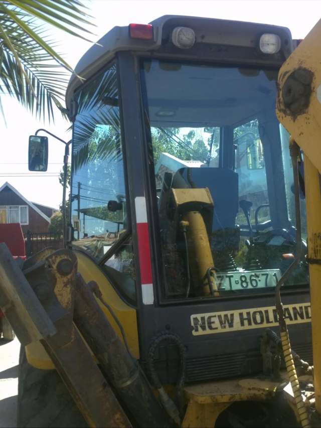 Vendo Retroexcavadora New Holland A O En La Cisterna Otros